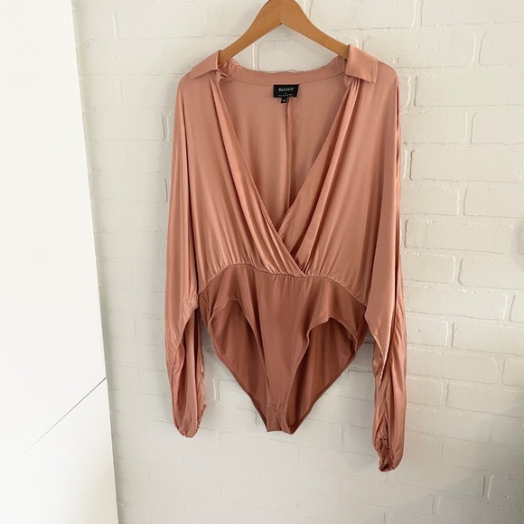 Revolve x Isabella Wrap Bodysuit Bronze Peach Satin Balloon sleeve Sz XXL - Picture 5 of 14